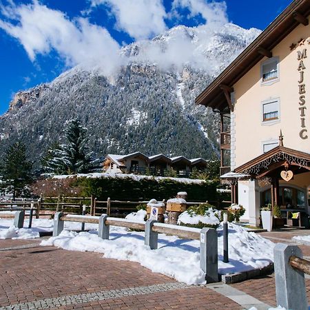 Aparthotel Majestic Predazzo Esterno foto
