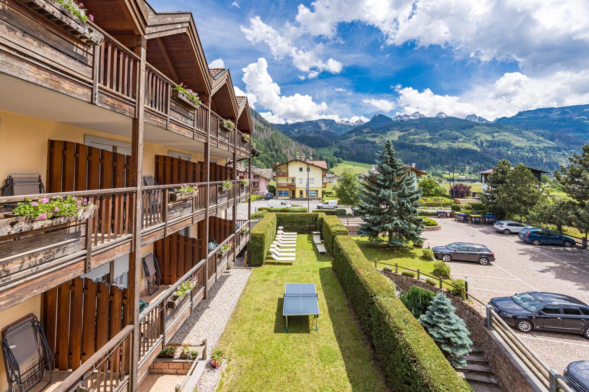 Aparthotel Majestic Predazzo Esterno foto