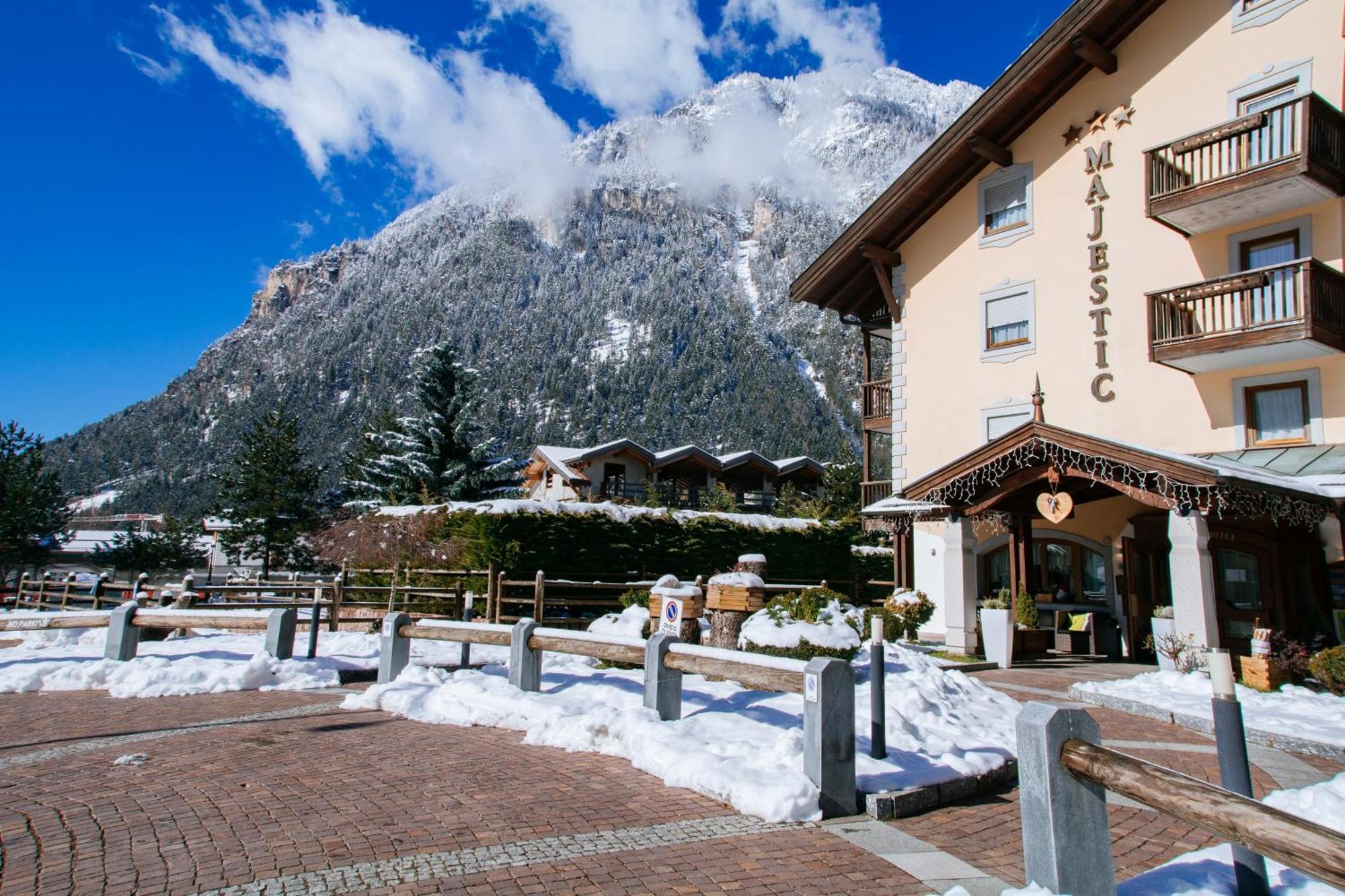 Aparthotel Majestic Predazzo Esterno foto