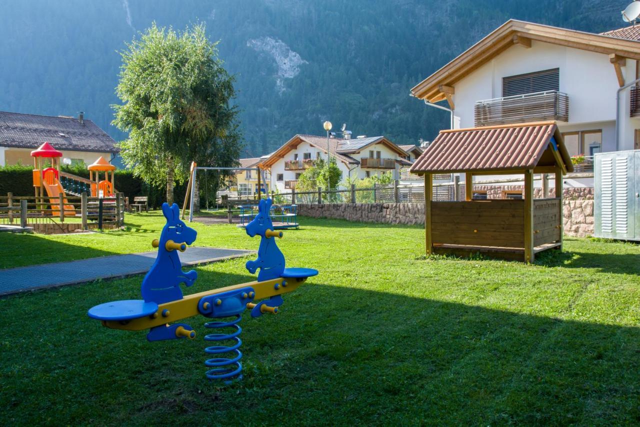 Aparthotel Majestic Predazzo Esterno foto